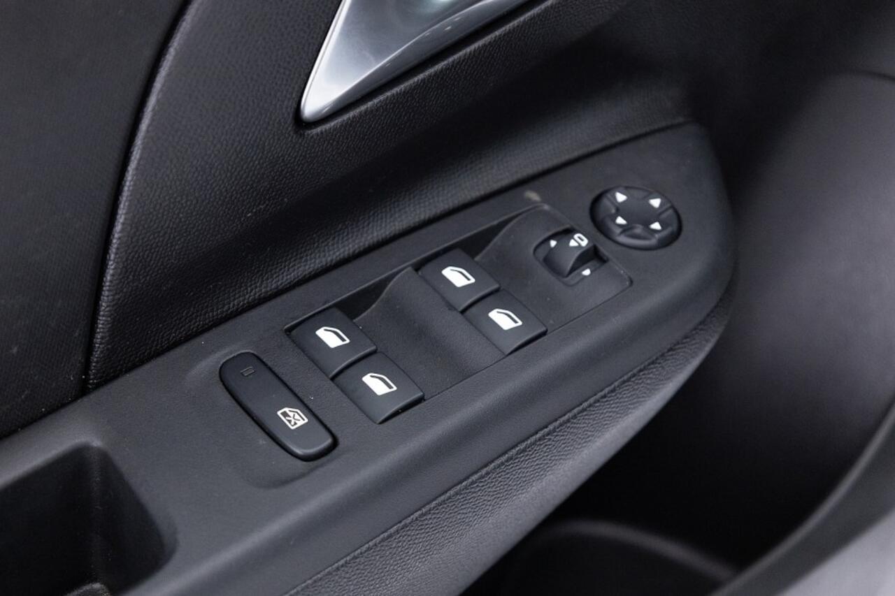 Opel e-Corsa Edition 50 kWh | CARPLAY | ECC | PDC