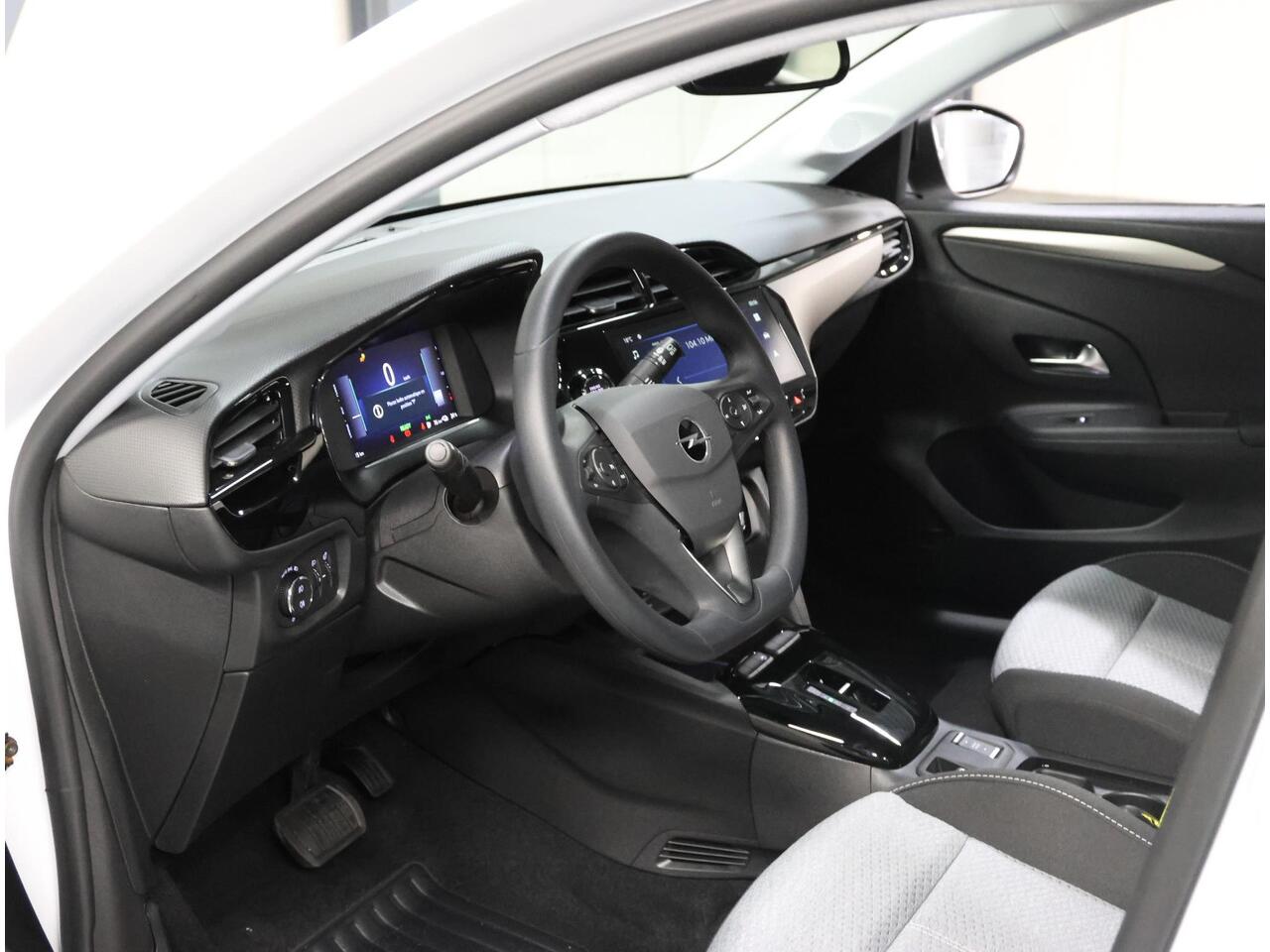 Opel e-Corsa Electric Long Range Business Edition 51 kWh 145PK | AppleCarplay/AndroidAuto | Camera | 11KW Boardlader | Parkeersensoren | Climate Control | Cruise Control | LED koplampen |