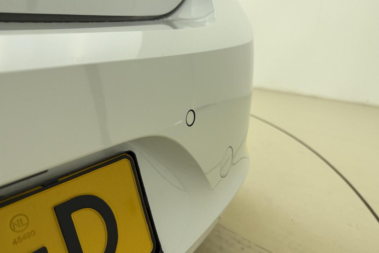 Opel e-Corsa Electric Long Range Business Edition 51 kWh | Parkeersensoren voor en achter | Navigatie via carplay | Camera | NIEUW OP VOORRAAD