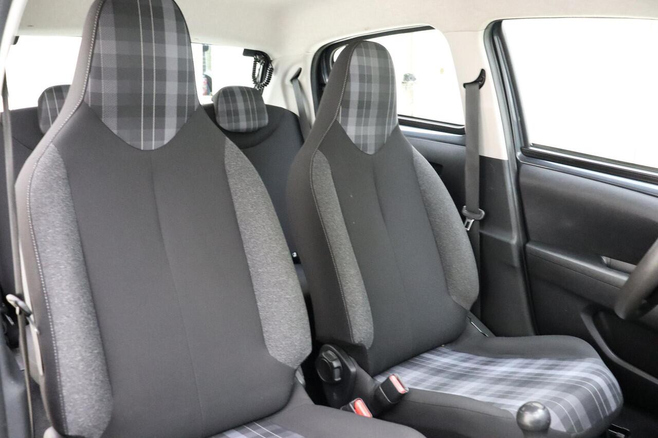 Peugeot 108 1.0 e-VTi Active | Airco | Mistlampen voor | 5 Deuren | Metaallak | Zuinige motor | Audio installatie | Electrische ramen