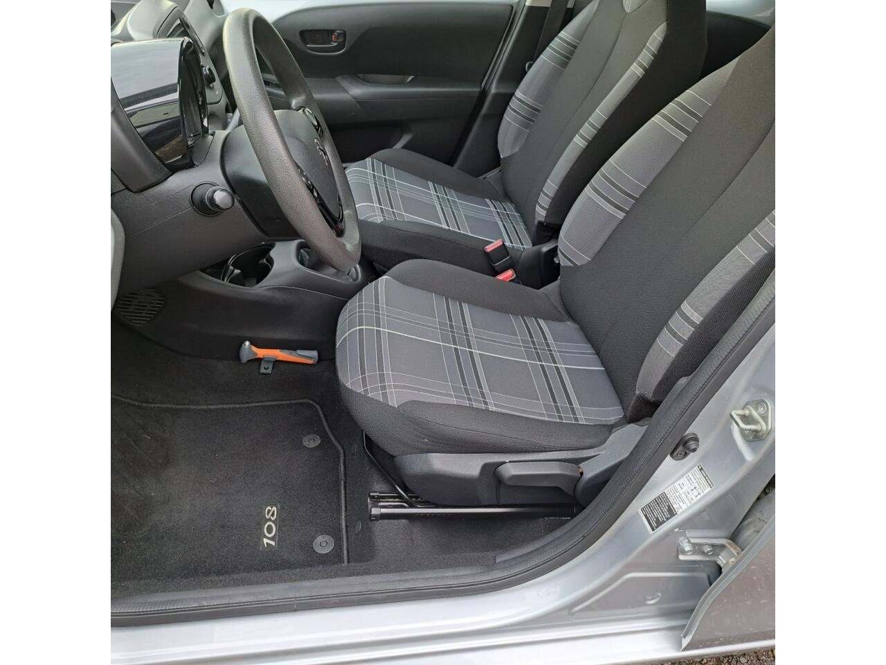 Peugeot 108 1.0 e-VTi 68 Pk Active 5 Drs. Airco Bluetooth