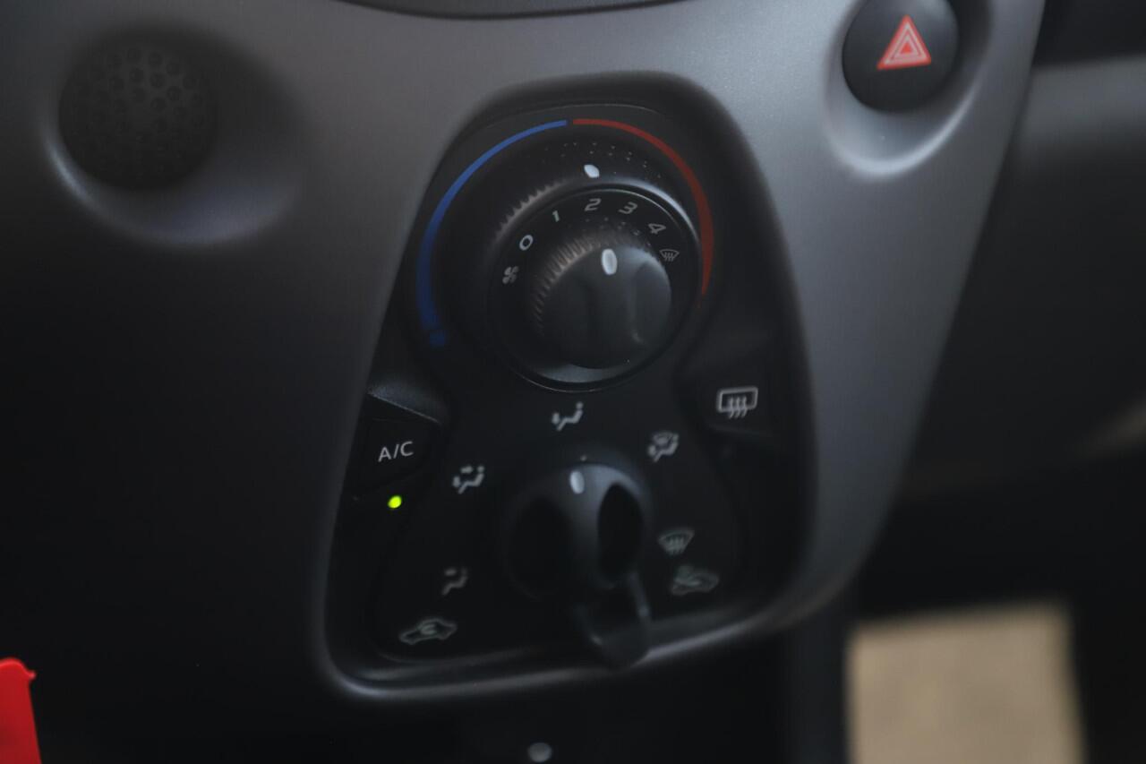 Peugeot 108 1.0 e-VTi Active Airco Radio Bluetooth Elektrische Ramen