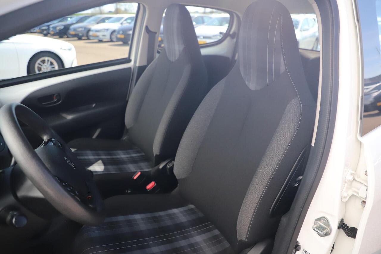 Peugeot 108 1.0 e-VTi Active Airco Radio Bluetooth Elektrische Ramen