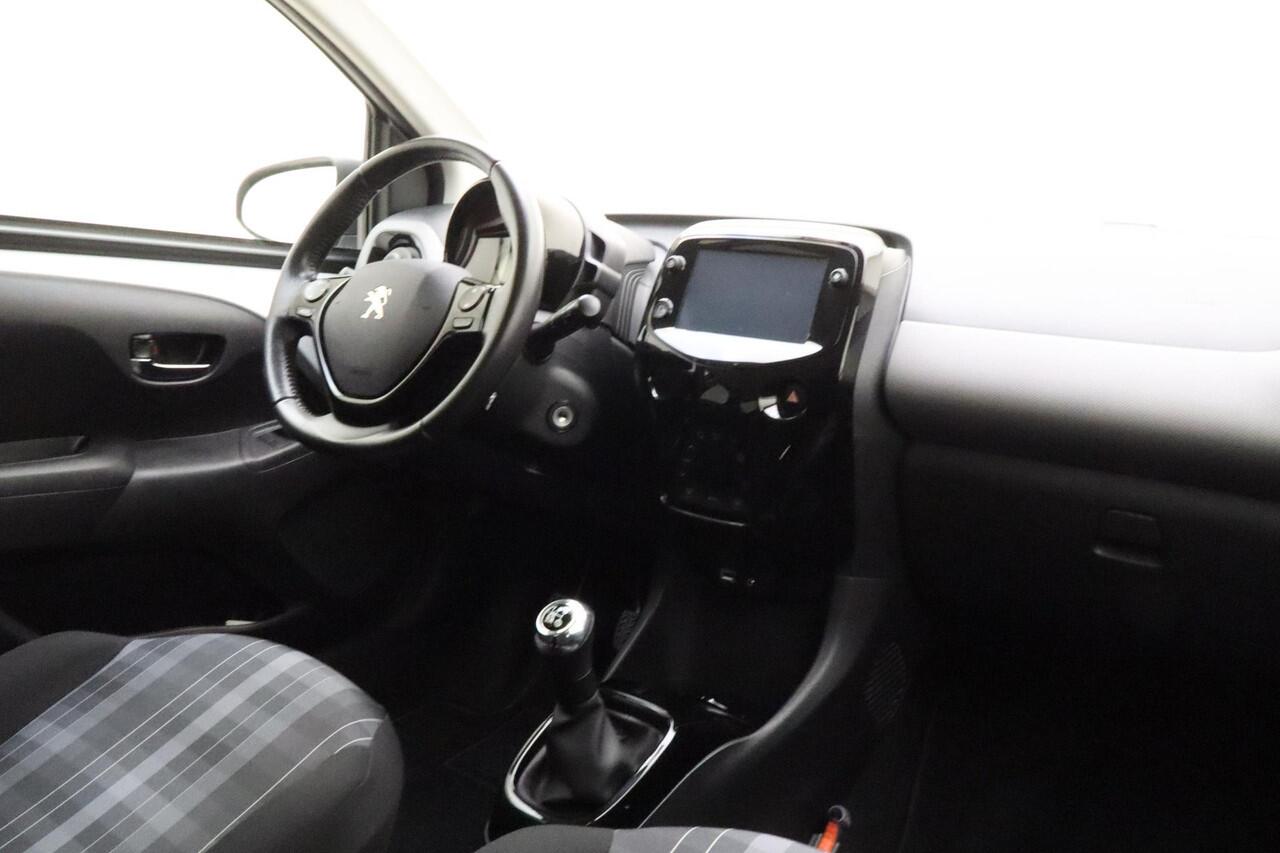 Peugeot 108 1.0 e-VTi Allure 72 PK | Handgeschakeld | 5-Deurs | Touchscreen | Camera | Climate Control | Licht Metalen Velgen | Elektrische ramen | Bluetooth | 1e eigenaar