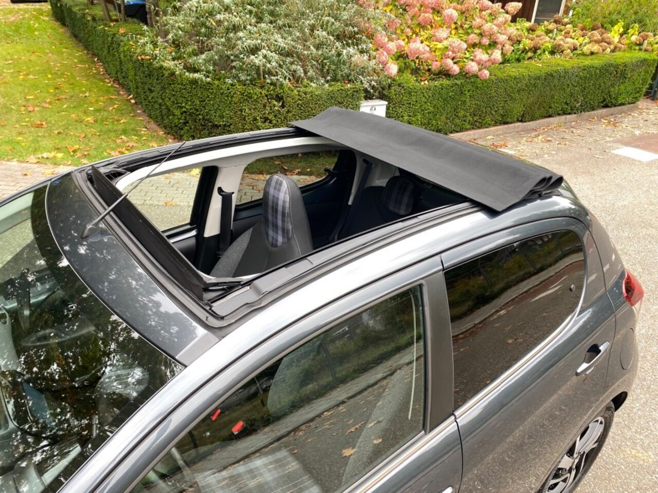 Peugeot 108 1.0 E-VTI Allure - Schuifdak - Airco - Navi !!!