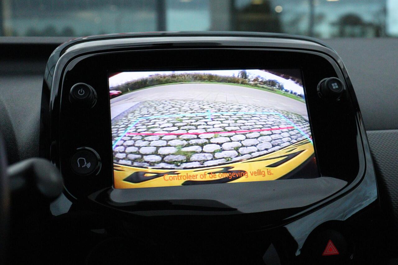 Peugeot 108 1.0 e-VTi Allure Automaat, Apple Carplay, Airco, Elektrische verstelbare spiegels, Exterieur Chroom Details, Privacy Glass