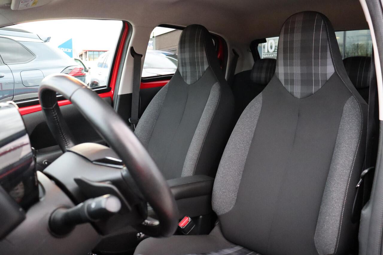 Peugeot 108 1.0 e-VTi Allure Automaat, Apple Carplay, Airco, Elektrische verstelbare spiegels, Exterieur Chroom Details, Privacy Glass