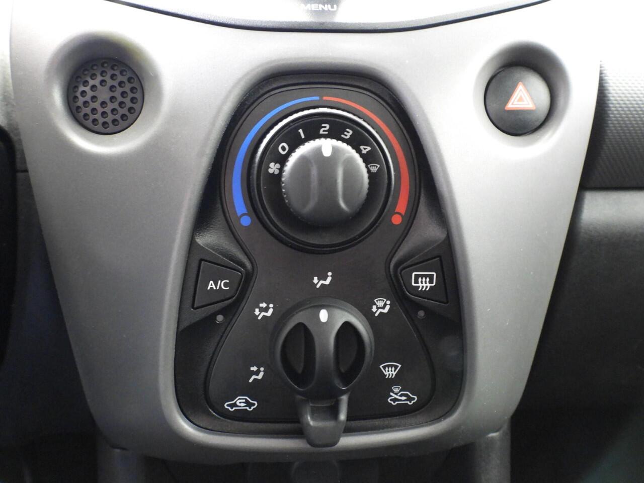 Peugeot 108 1.0 e-VTi Active Premium AIRCO/BLUETOOTH/PDC!