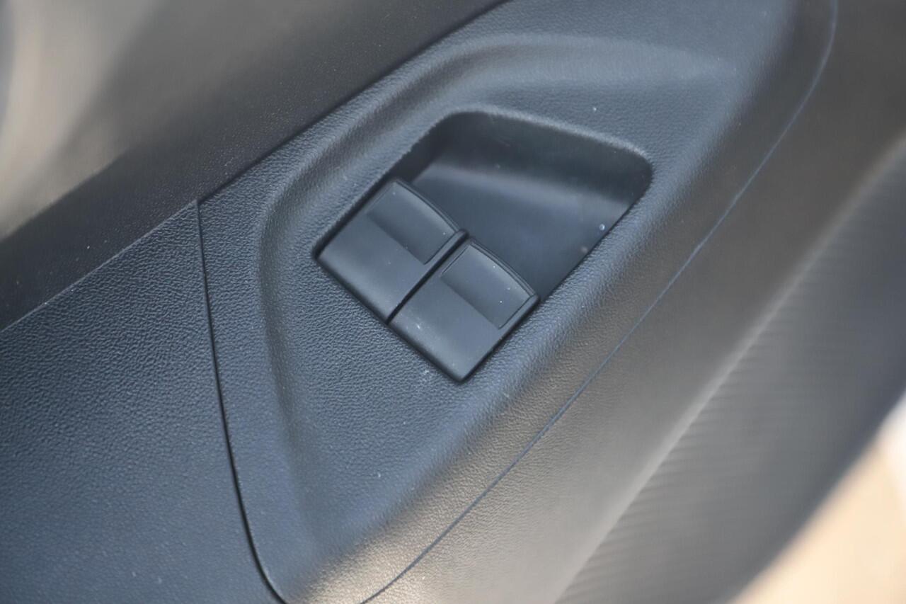 Peugeot 108 1.0 e-VTi Active Airco Radio Bluetooth Elektrische Ramen