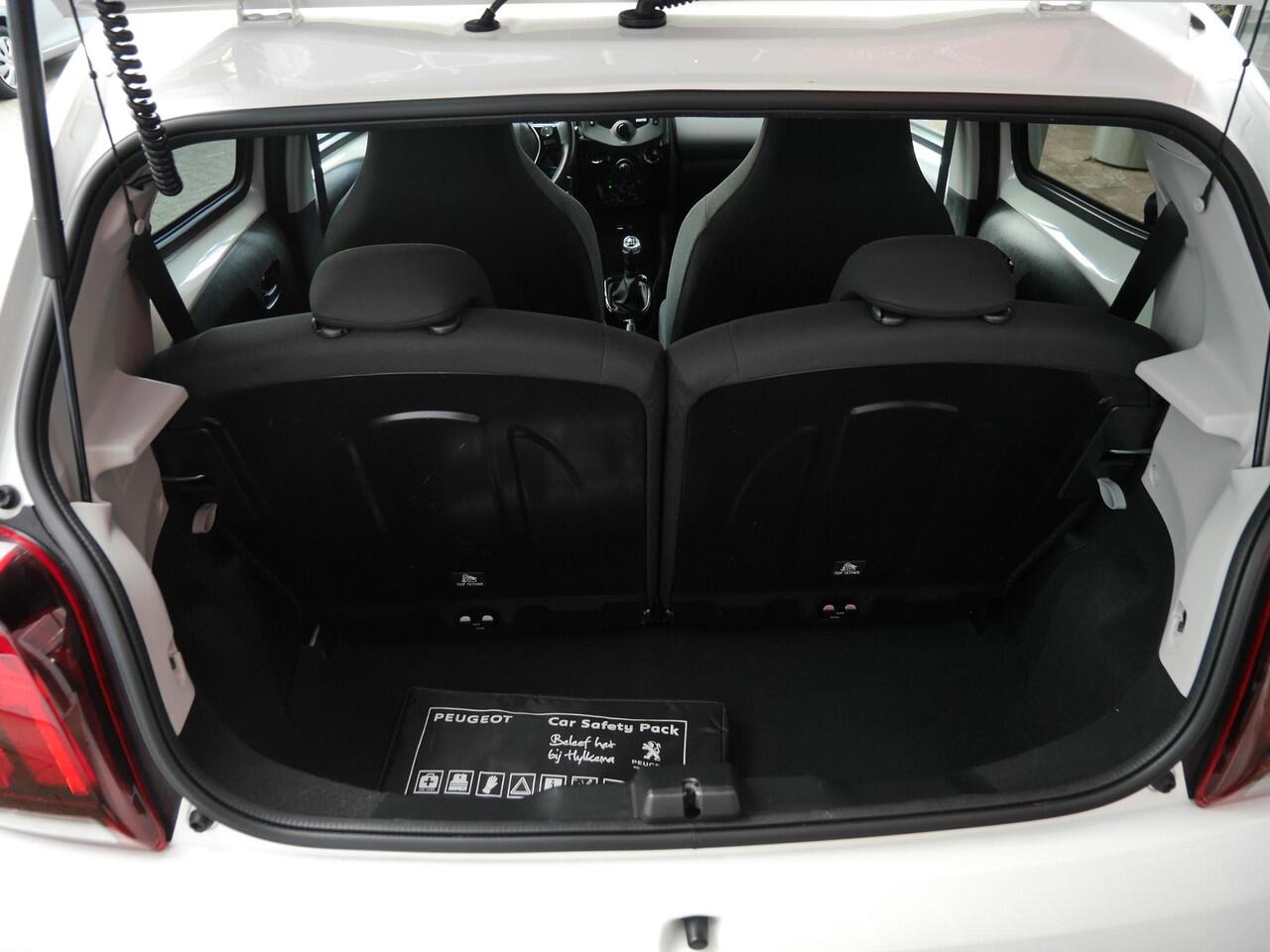 Peugeot 108 1.0 e-VTi Style | Airco | 5 deurs | Extra getint glas | Mistlampen | Elektrische ramen voor | Chrome spiegelkappen | Snelheidsbegrenzer