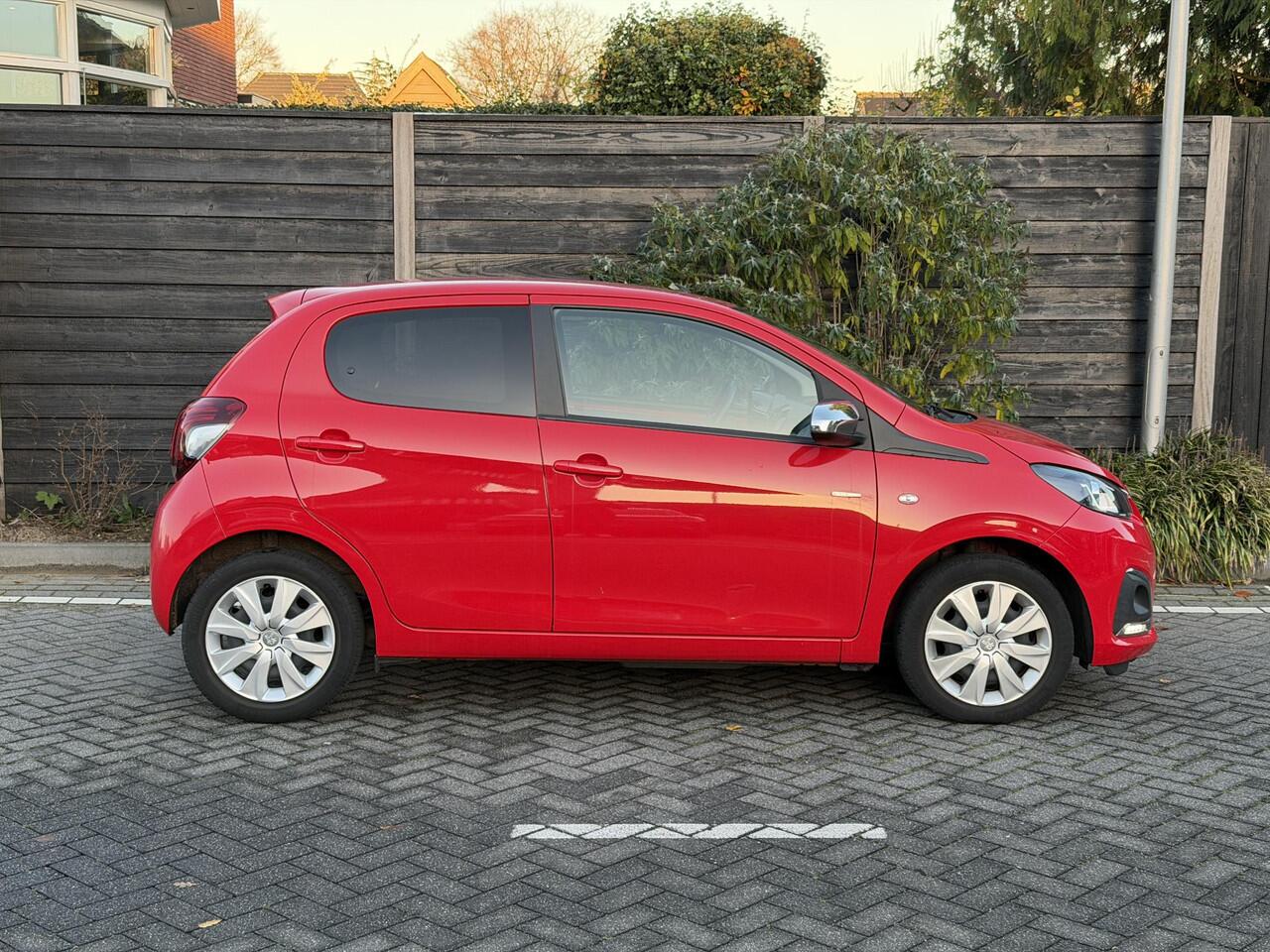 Peugeot 108 Style 1.0 e-VTi 72PK Airco, Bluetooth, Mistlampen voor, Getinte Ramen Achter, Elektrisch Verstelbare Spiegels