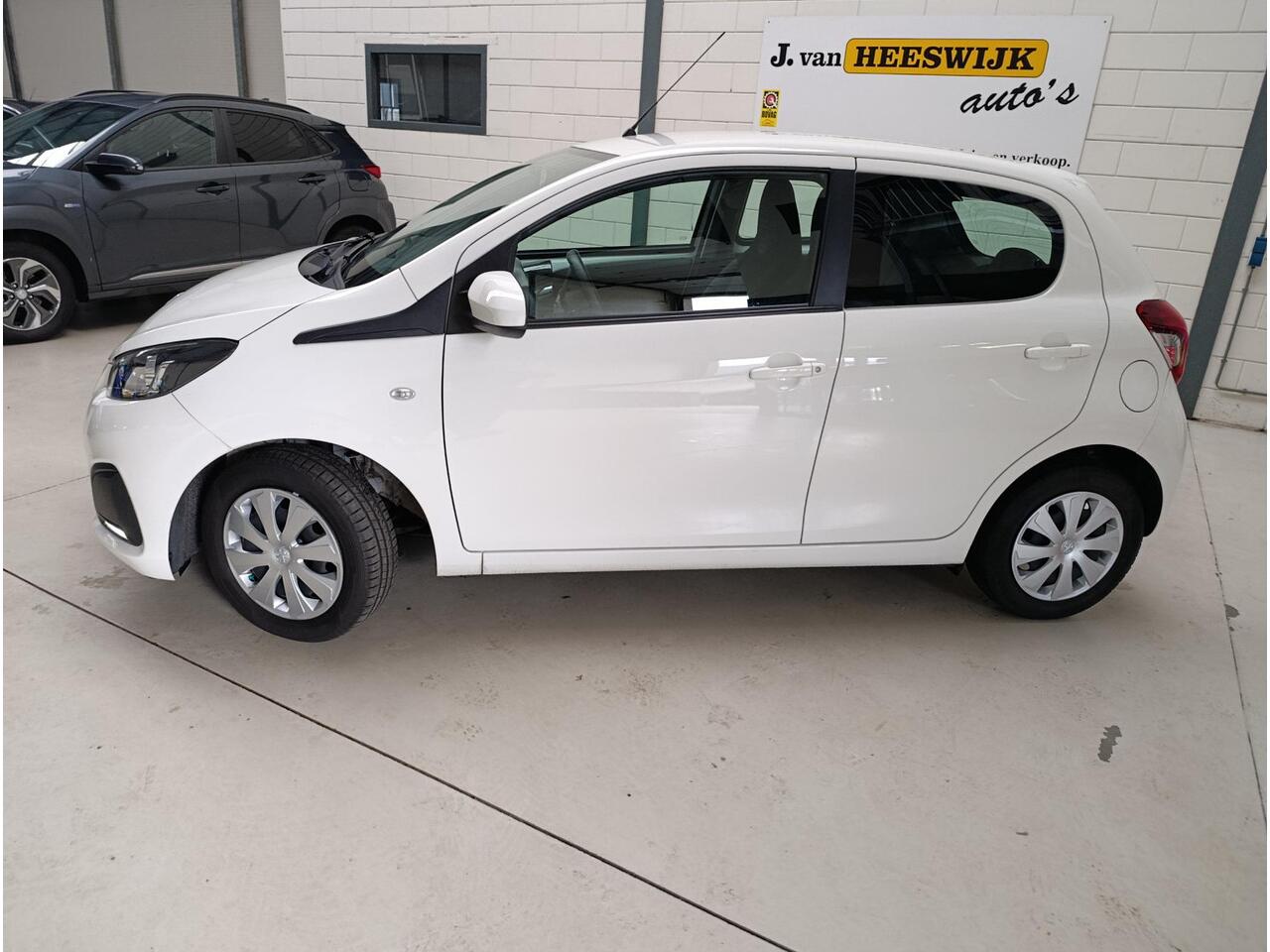 Peugeot 108 1.0 e-VTi Active Airconditioning | Audiosysteem | Centrale vergrendeling | Electrische bedienbare ramen,