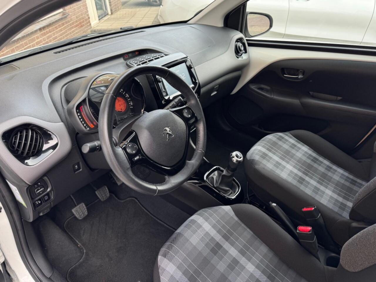 Peugeot 108 1.0 e-VTI 5-DEURS BLUE LEASE EXECUTIVE NAVI/CAMERA/LMV/15.000KM!