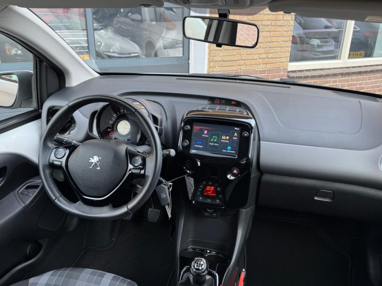 Peugeot 108 1.0 e-VTI 5-DEURS BLUE LEASE EXECUTIVE NAVI/CAMERA/LMV/15.000KM!