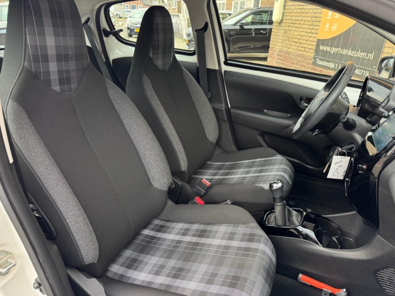 Peugeot 108 1.0 e-VTI 5-DEURS BLUE LEASE EXECUTIVE NAVI/CAMERA/LMV/15.000KM!