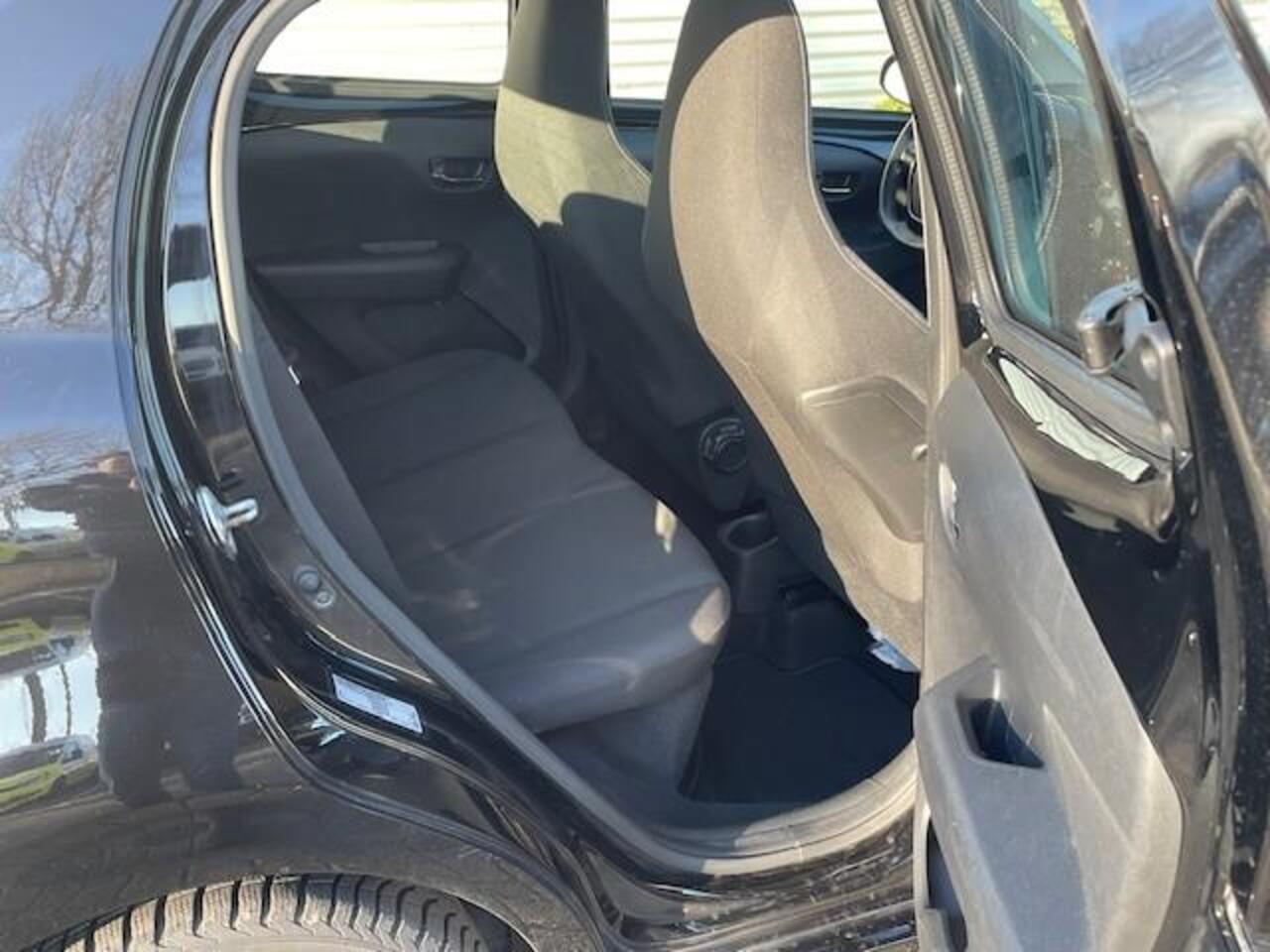 Peugeot 108 1.0 e-VTi Blue Lease Executive