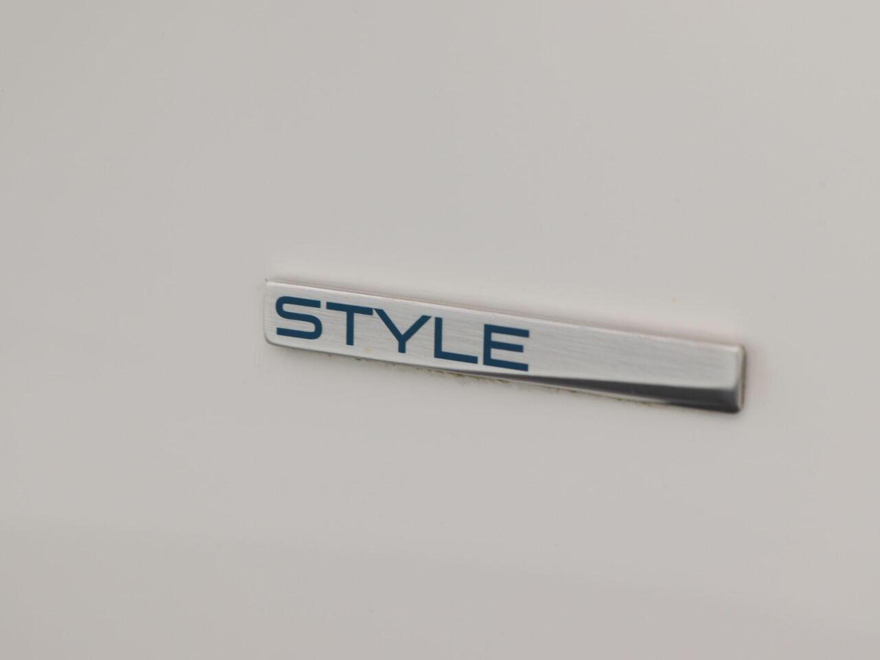 Peugeot 108 1.0 e-VTi Style | Bluetooth | 15 Inch | 75.236 Km!!