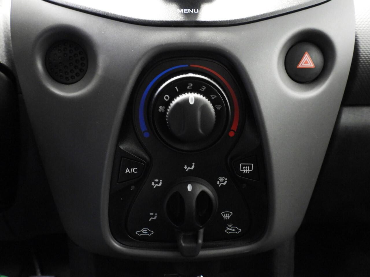 Peugeot 108 1.0 e-VTi Active Premium AIRCO/BLUETOOTH!