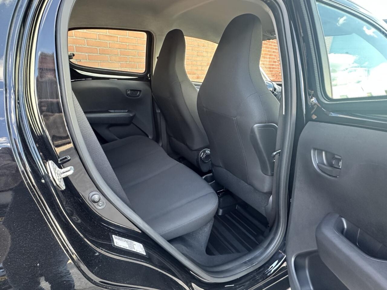 Peugeot 108 Peugeot 108 1.0 e-VTi Active Pack Techno Vive la Vie!