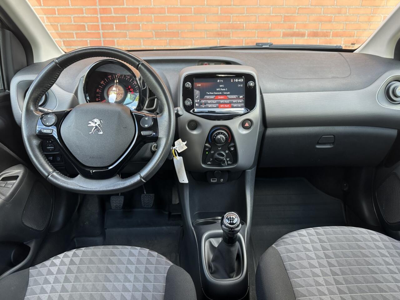 Peugeot 108 Peugeot 108 1.0 e-VTi Active Pack Techno Vive la Vie!