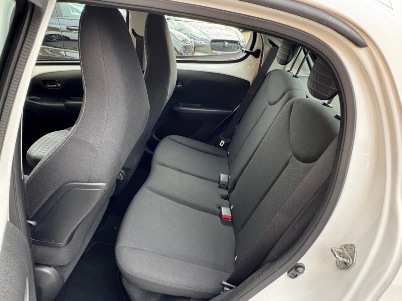 Peugeot 108 1.0 e-VTI ALLURE 5-DEURS CLIMA/CARPLAY/CAMERA/LMV/NL-AUTO/1E EIG.