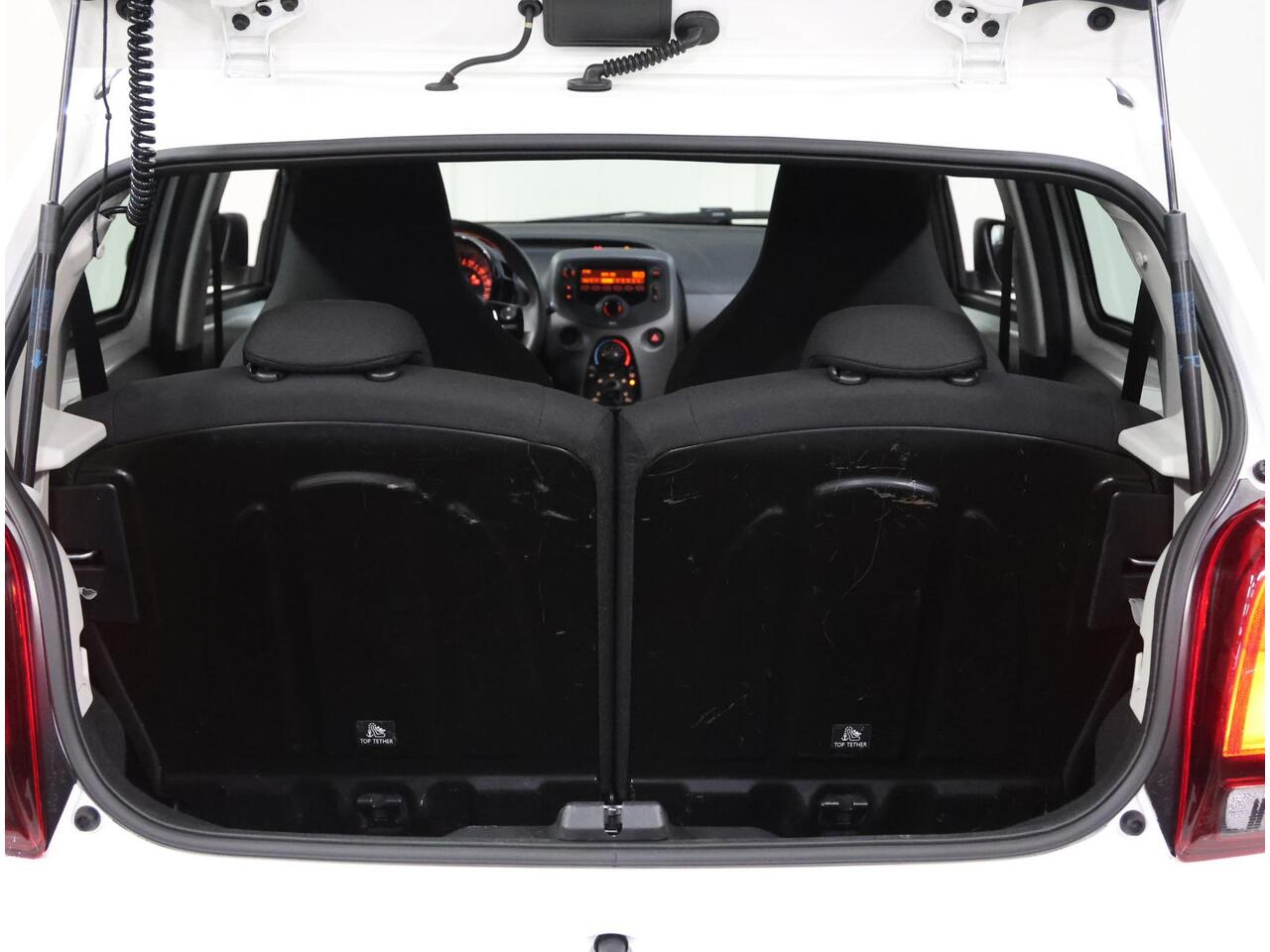 Peugeot 108 1.0 e-VTi Active | 1ste eigenaar | Airco | Bluetooth | LED | Start/Stop Systeem | Buitenspiegels elektrisch verstel -en verwarmbaar | Isofix |