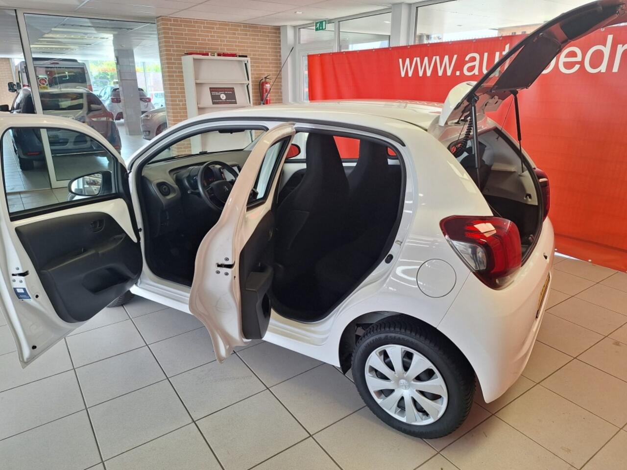 Peugeot 108 1.0 e-VTi Active, groot scherm, a.camera, airco