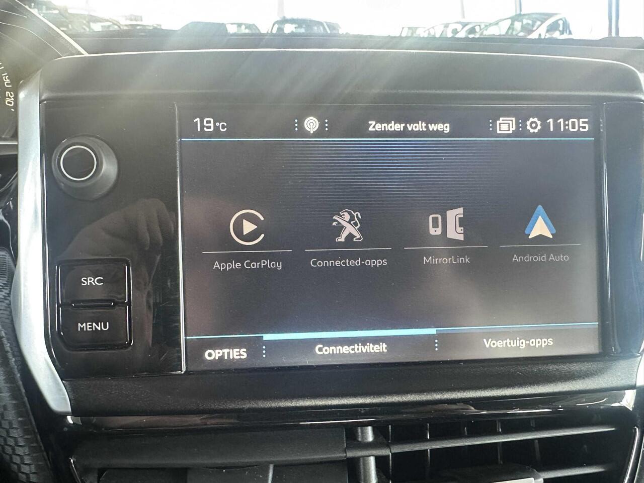 Peugeot 2008 1.2 PureTech Blue Lion Panoramadak | Carplay | Navi | NAP.