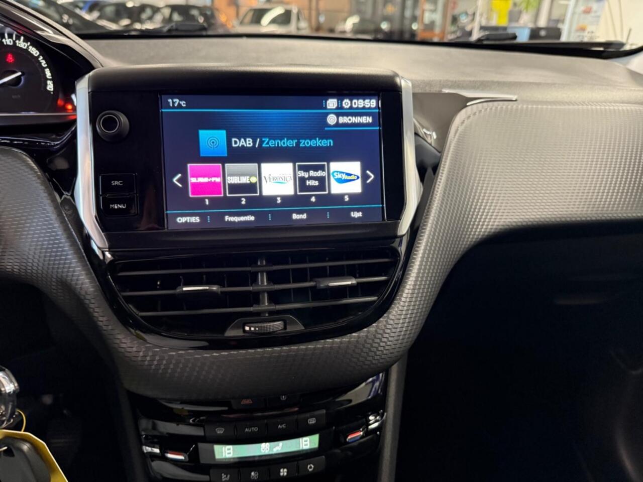 Peugeot 2008 1.2 PureTech Allure