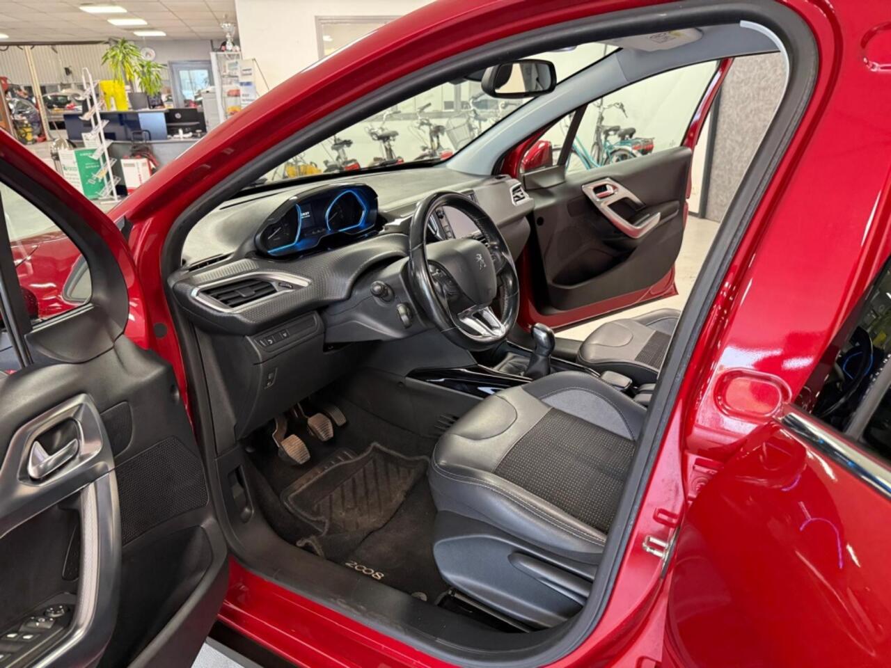 Peugeot 2008 1.2 PureTech Allure