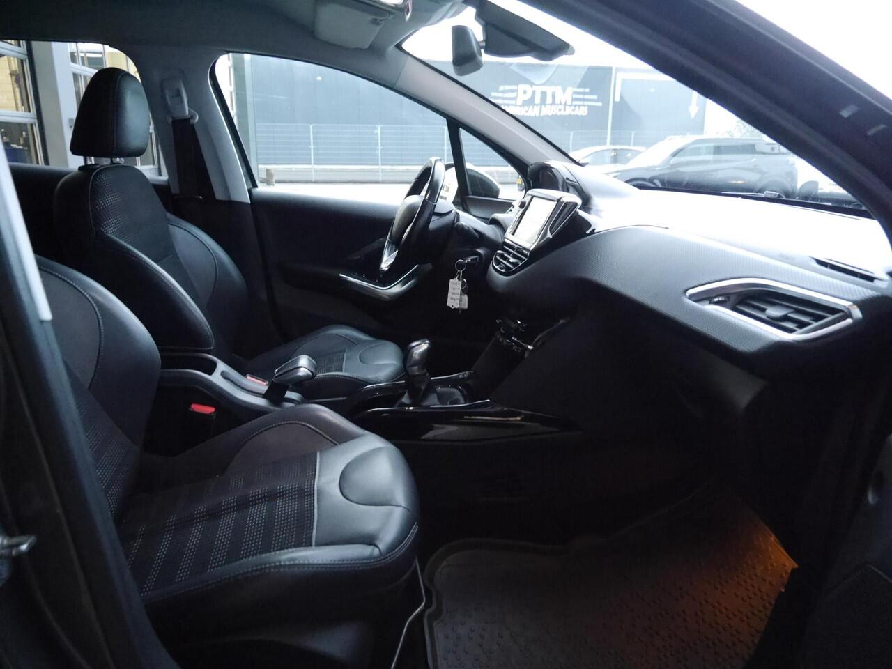 Peugeot 2008 1.2 PureTech Allure | Navigatie | Apple carplay & android auto | Trekhaak | Climate control | Lichtmetalen velgen | Dab radio | Cruise control | Extra getint glas | Grip control