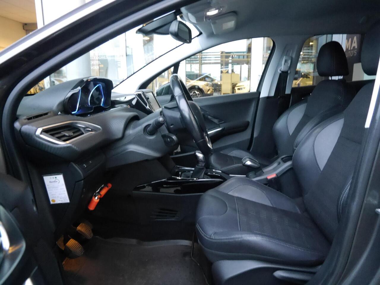 Peugeot 2008 1.2 PureTech Allure | Navigatie | Apple carplay & android auto | Trekhaak | Climate control | Lichtmetalen velgen | Dab radio | Cruise control | Extra getint glas | Grip control