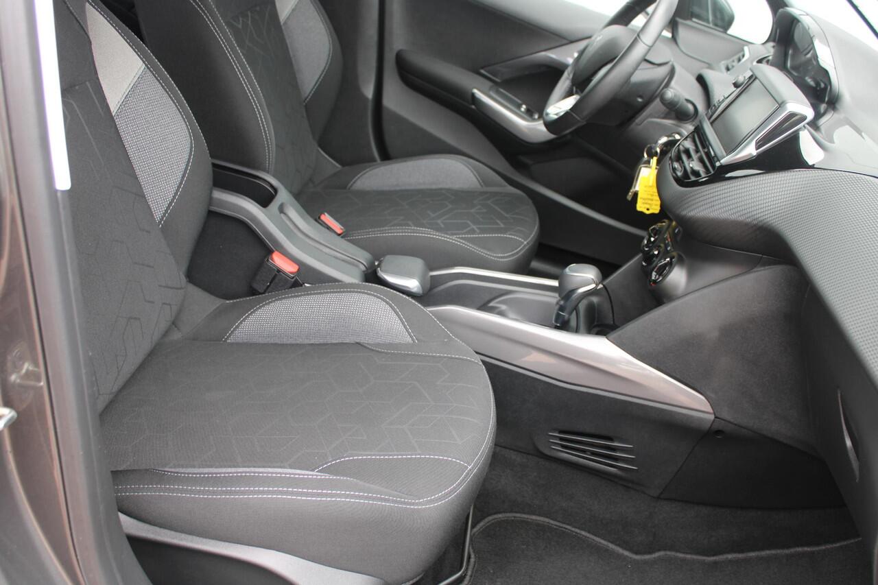 Peugeot 2008 1.2 PureTech 110pk Blue Lion Automaat EAT6 Airco Navi Carplay DAB