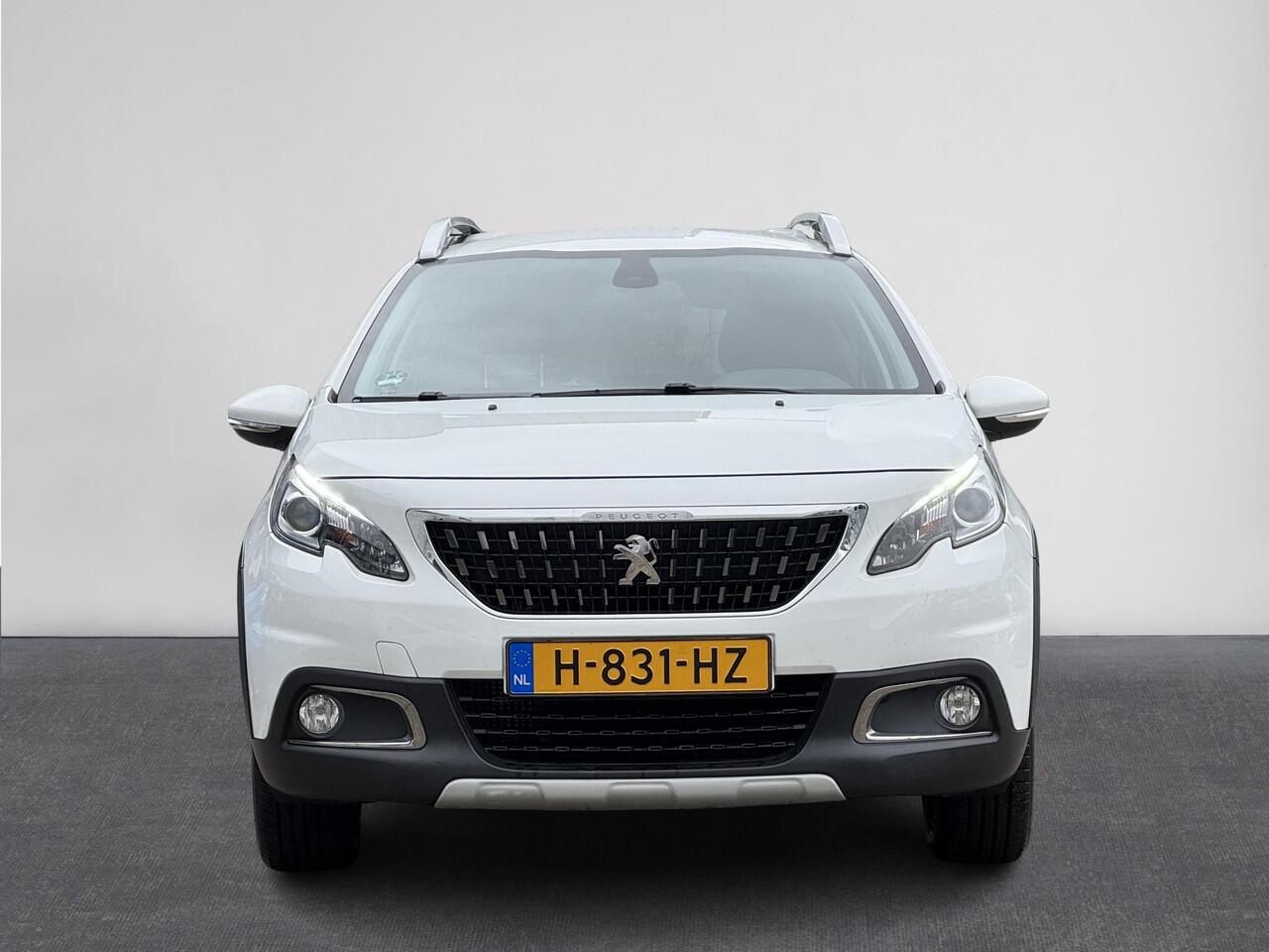 Peugeot 2008 1.2 PureTech Allure | Automaat | Camera | Navi | Trekhaak | Stoelverwarming | Clima | ( Vesteging - Nieuwegein )