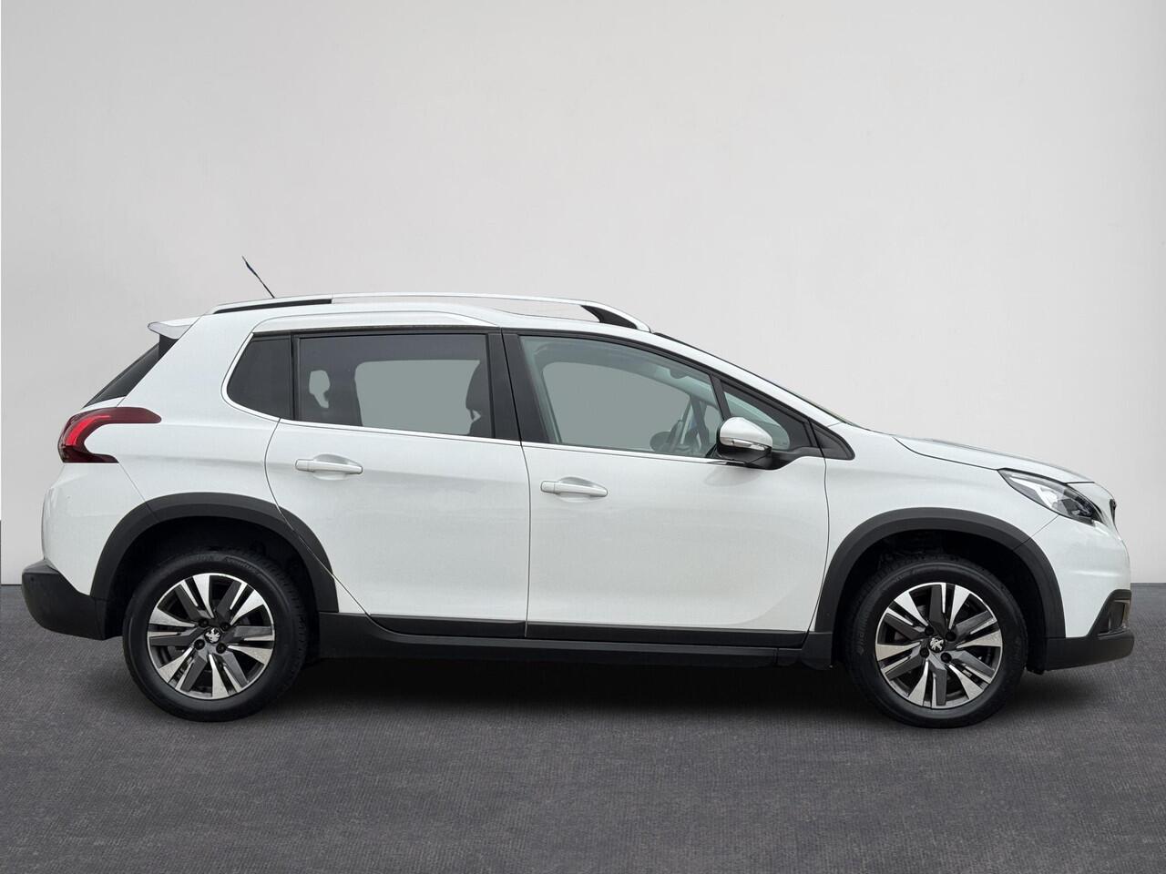 Peugeot 2008 1.2 PureTech Allure | Automaat | Camera | Navi | Trekhaak | Stoelverwarming | Clima | ( Vesteging - Nieuwegein )