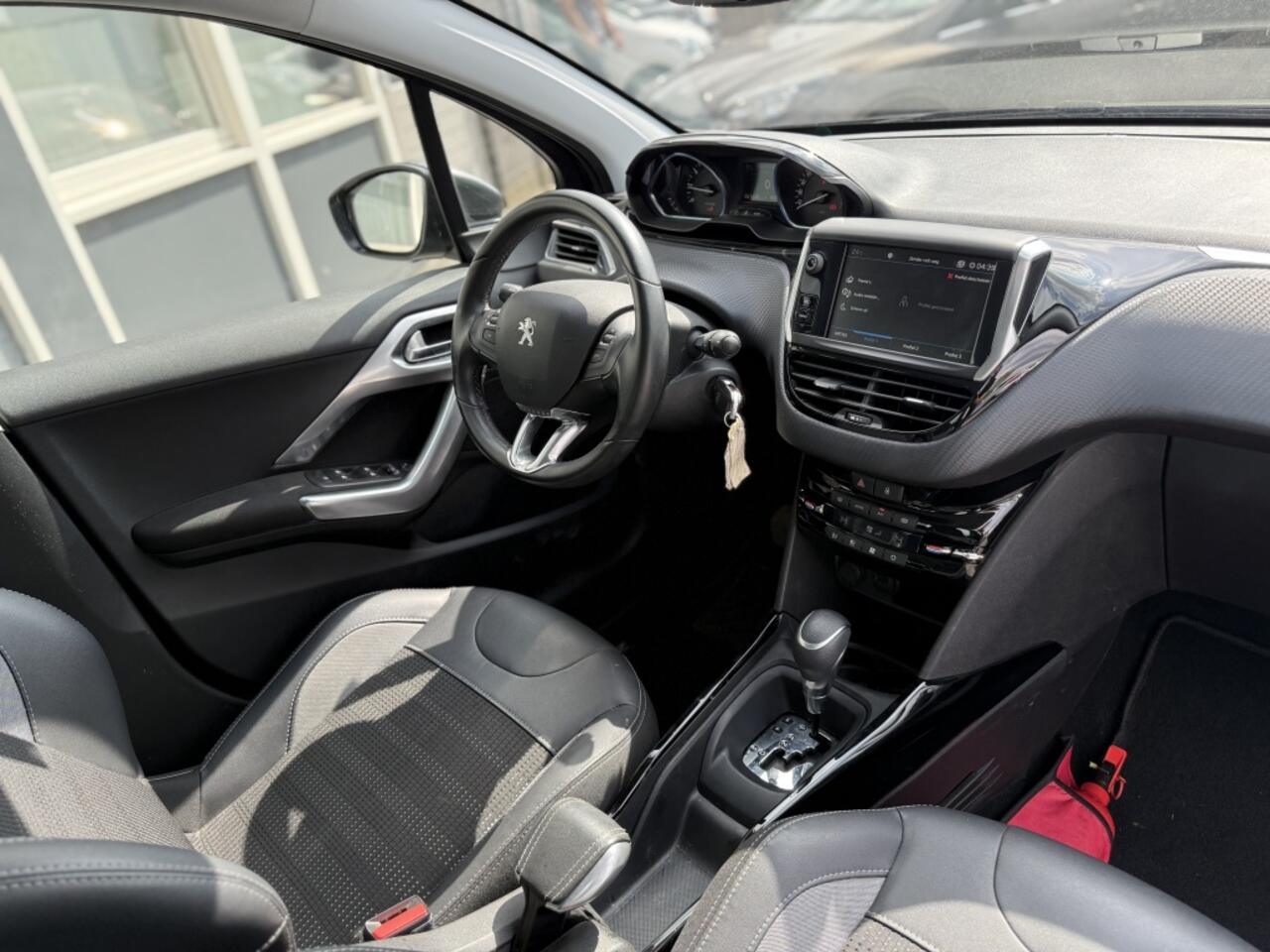 Peugeot 2008 1.2 PureTech Allure automaat
