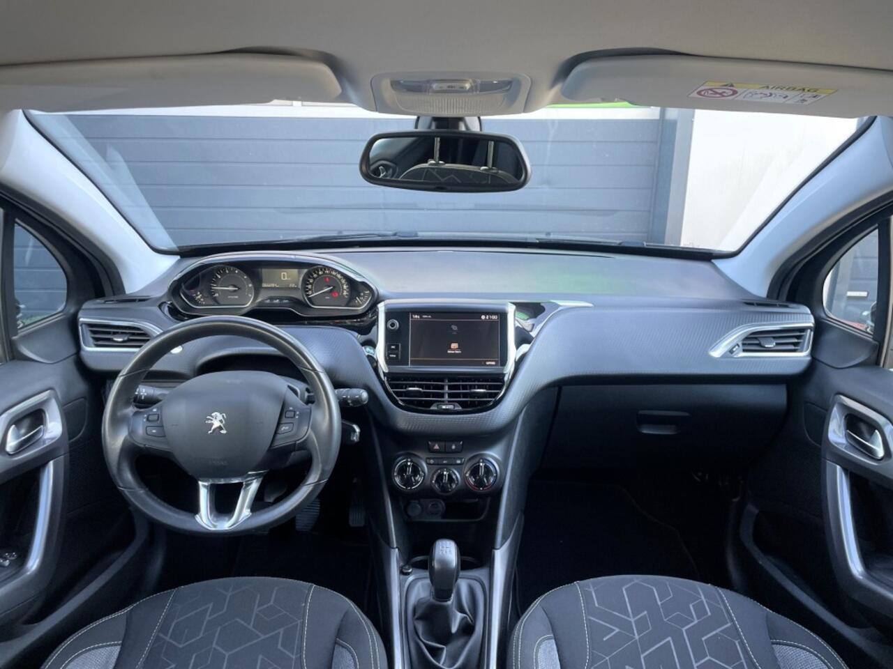 Peugeot 2008 1.2 PURETECH ALLURE / Nieuwe distributie riem / PDC / Cruise control