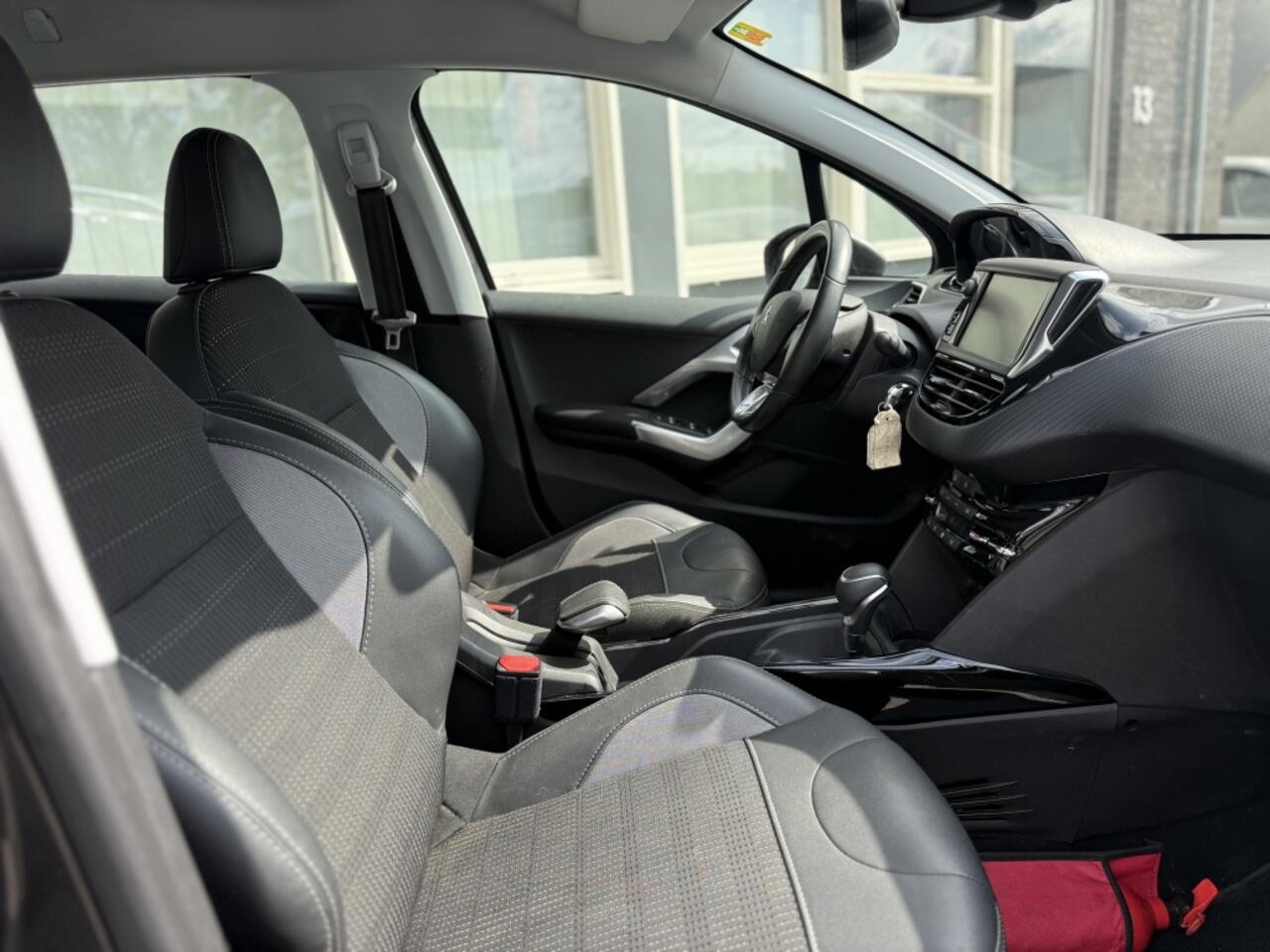 Peugeot 2008 1.2 PureTech Allure automaat