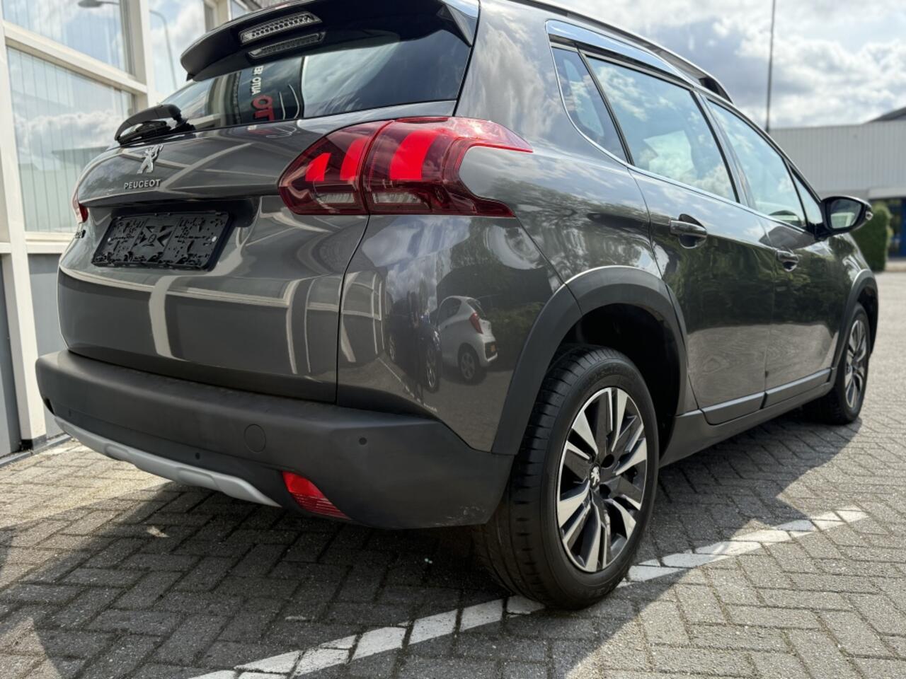 Peugeot 2008 1.2 PureTech Allure automaat