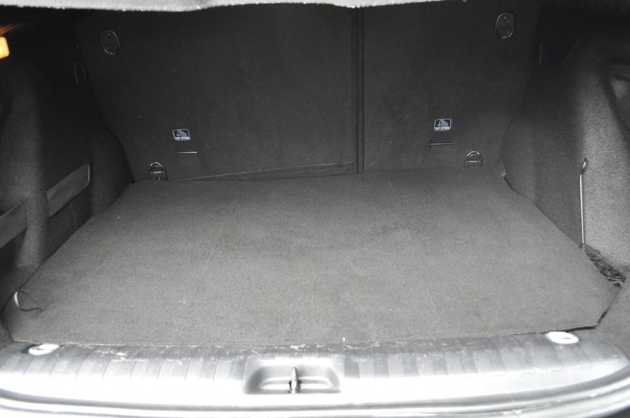 Peugeot 2008 1.2 Active Autom 110Pk pdc v+a clima