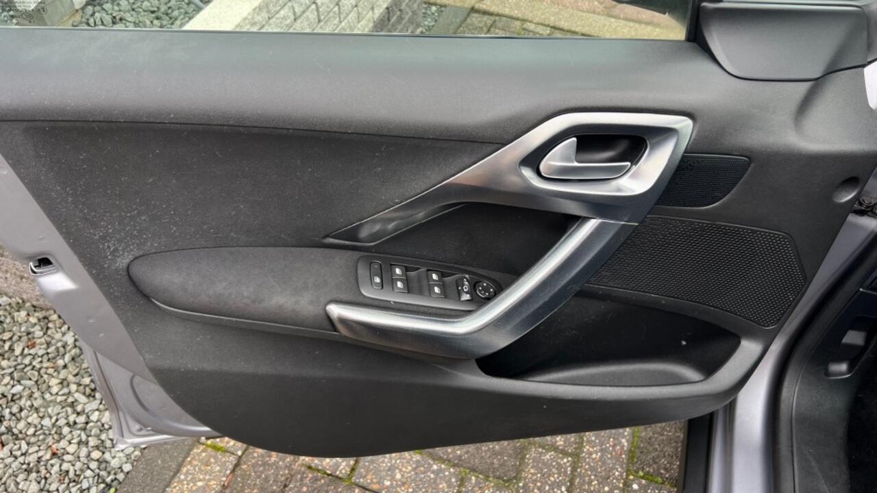 Peugeot 2008 1.2 Pure Tech GT line automaat