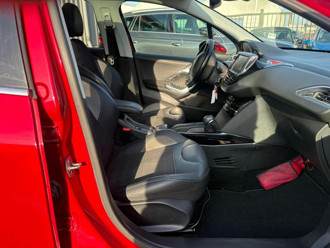 Peugeot 2008 1.2 PureTech Allure Clima, camera