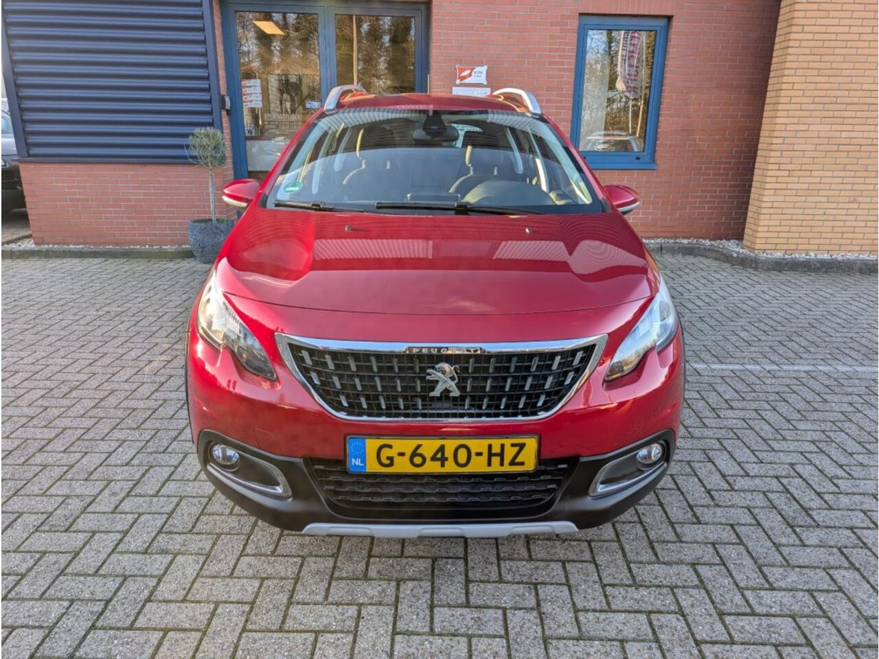 Peugeot 2008 1.2 PURETECH GT-LINE,AUTOMAAT,Airco,Cruise,PDC,Trekhaak, Dealer onderhouden