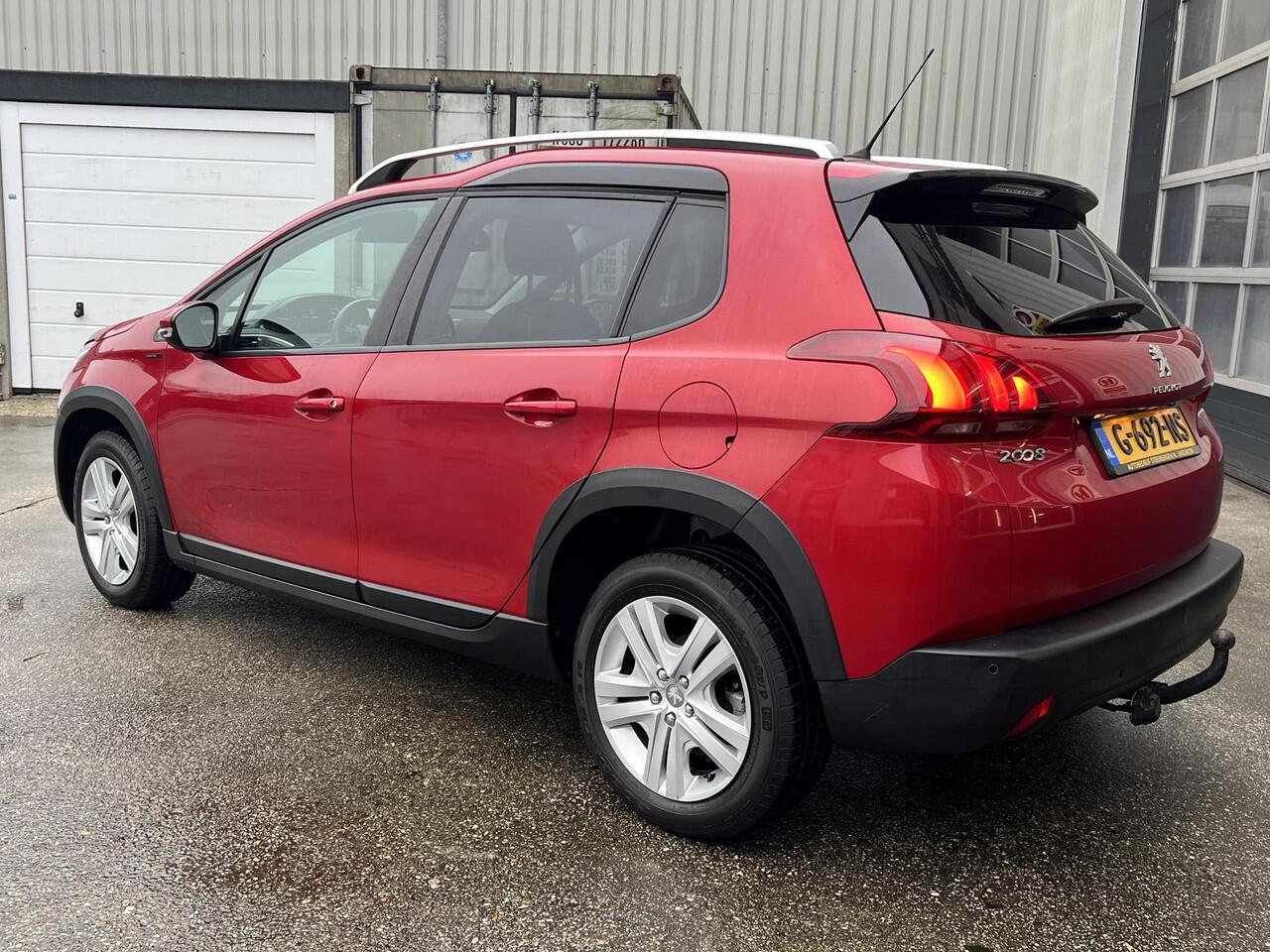 Peugeot 2008 1.2 PureTech Signature Navi Trekhaak LED Parkeerhulp