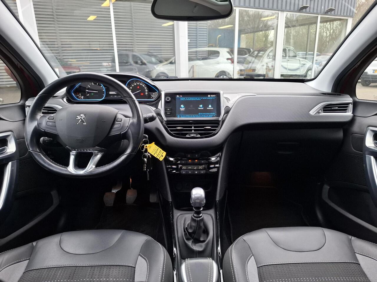 Peugeot 2008 SUV 130 Allure Pano/Cam/LMV/Trekhaak