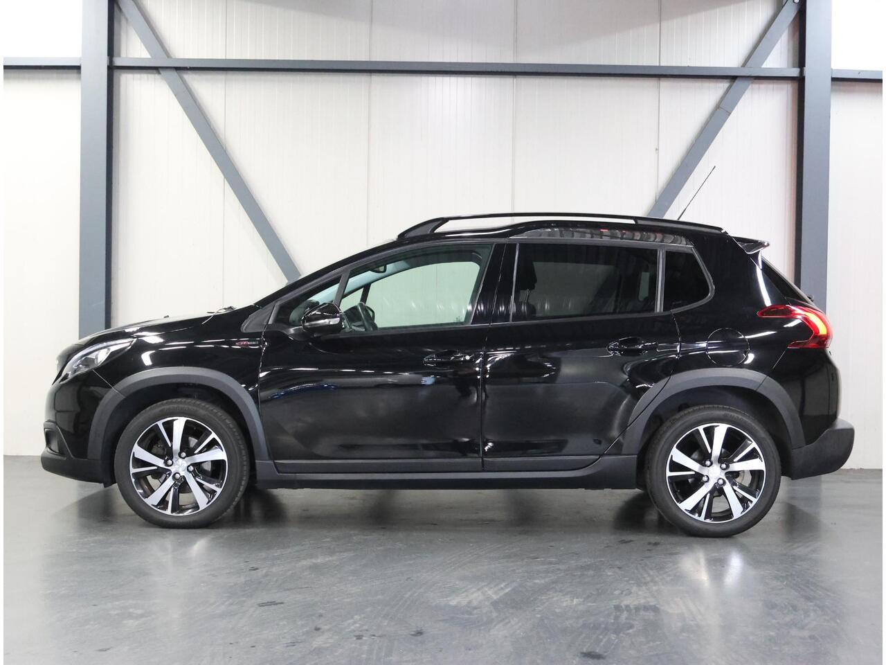 Peugeot 2008 1.2 GT-Line 110PK AUTOMAAT | Achteruitrijcamera | Armsteun | Bluetooth | Navigatie | Climate Control | Cruise Control | LED | 17" Lichtmetalen Velgen | Isofix | Privacy Glass |