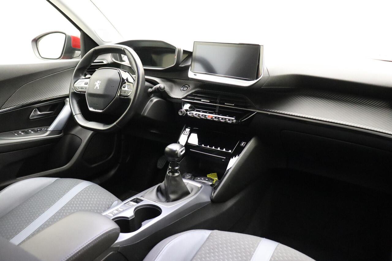 Peugeot 2008 1.2 PureTech 100pk Allure | 3D-Cockpit | Achteruitrijcamera | Climate Control | Cruise Control | Navigatie | Keyless Start