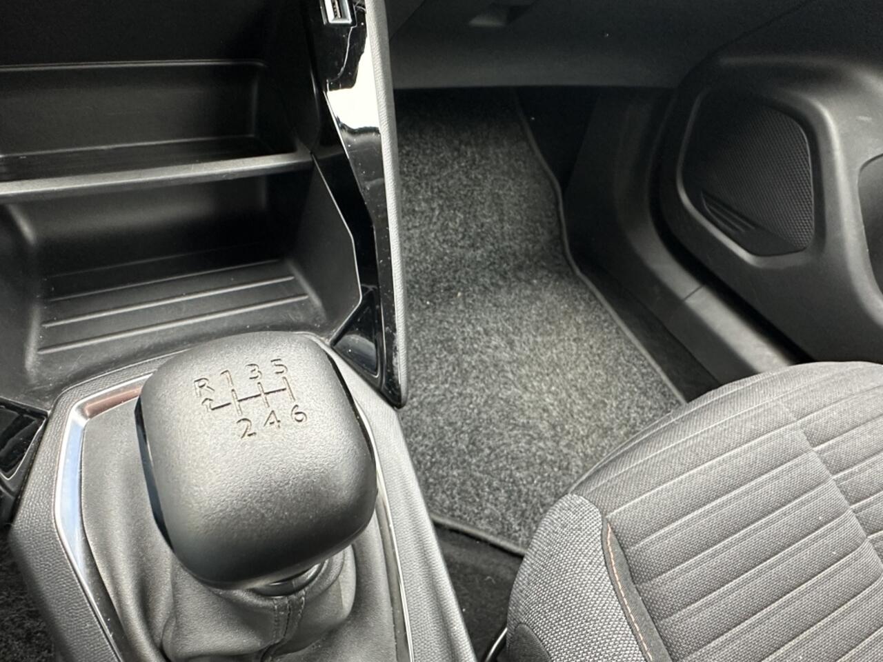 Peugeot 2008 1.2 PureTech Active