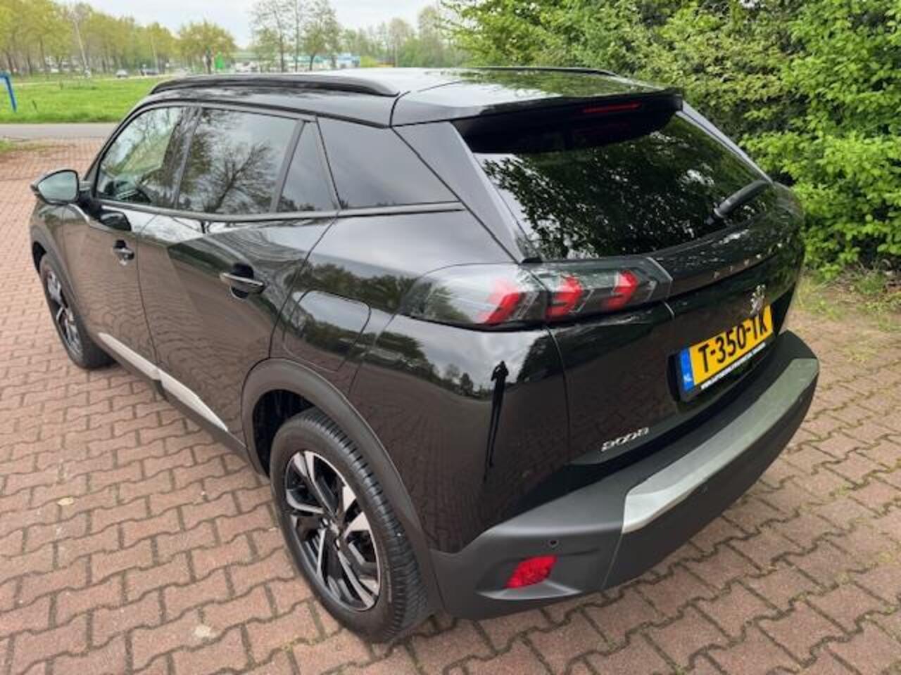 Peugeot 2008 1.5 BlueHDI ACTIVE PACK/3D VIRTDASH/CAM/LED/NAV/HLEER