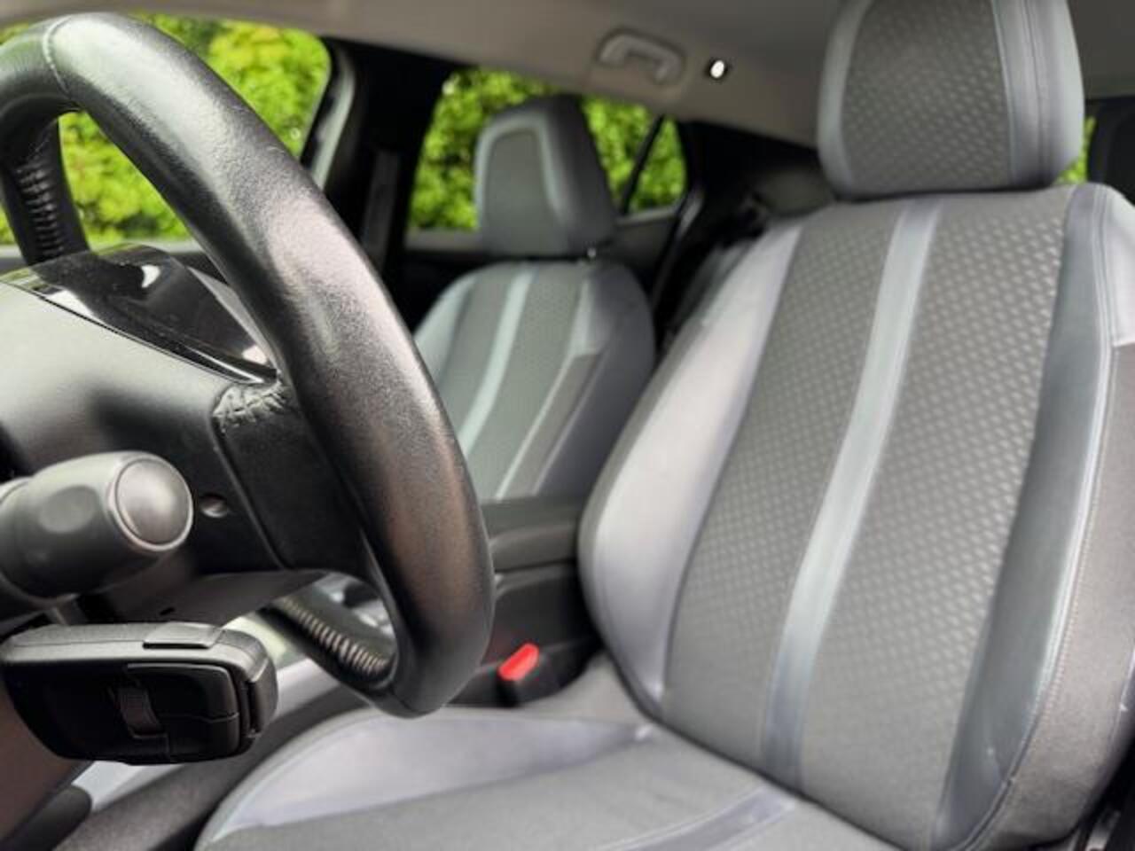 Peugeot 2008 1.5 BlueHDI ACTIVE PACK/3D VIRTDASH/CAM/LED/NAV/HLEER